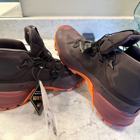 CROSS HIKE 2 MID GORE-TEX
Women's Hiking Boots, size 9.5 - Picture 2 of 4